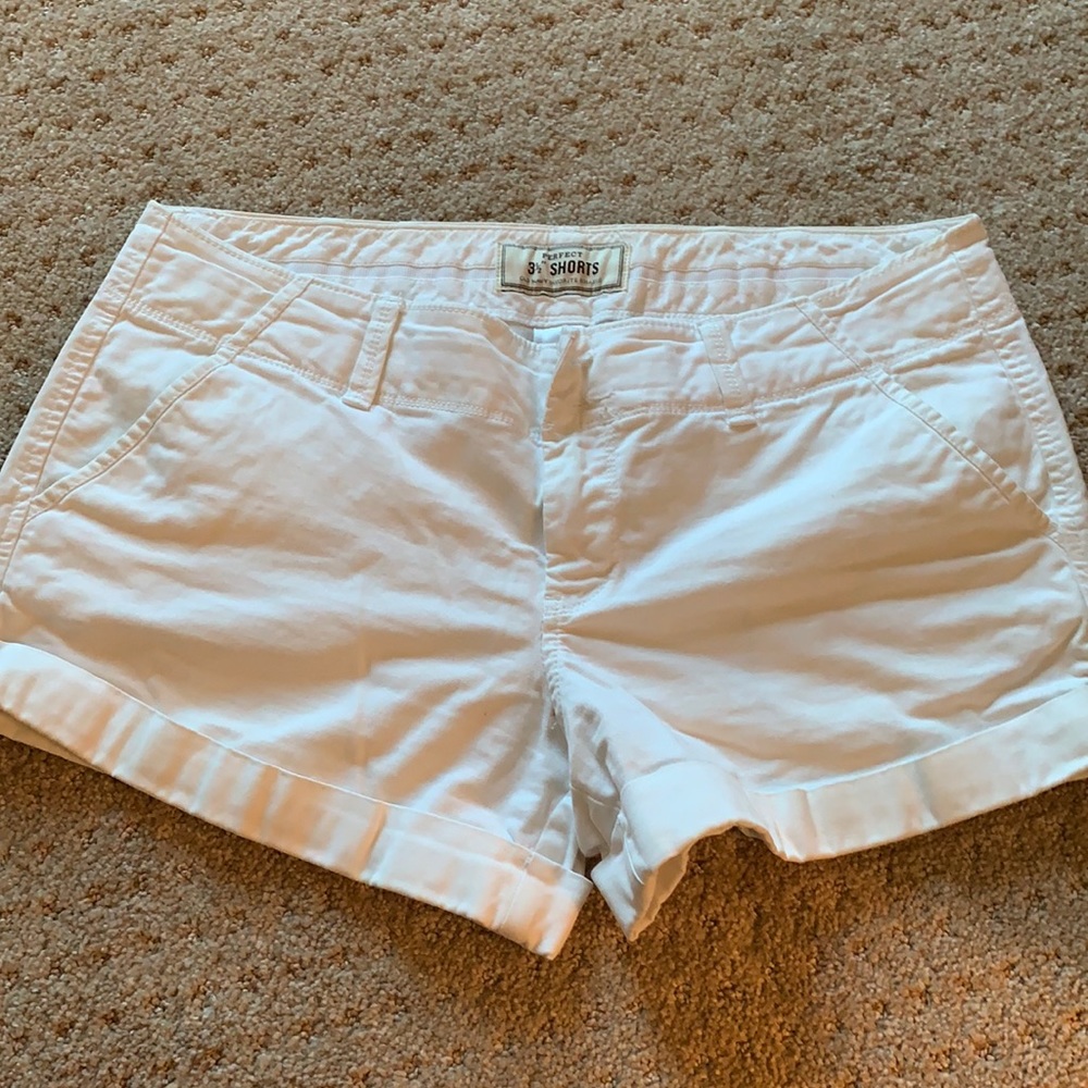 White old navy shorts size 6